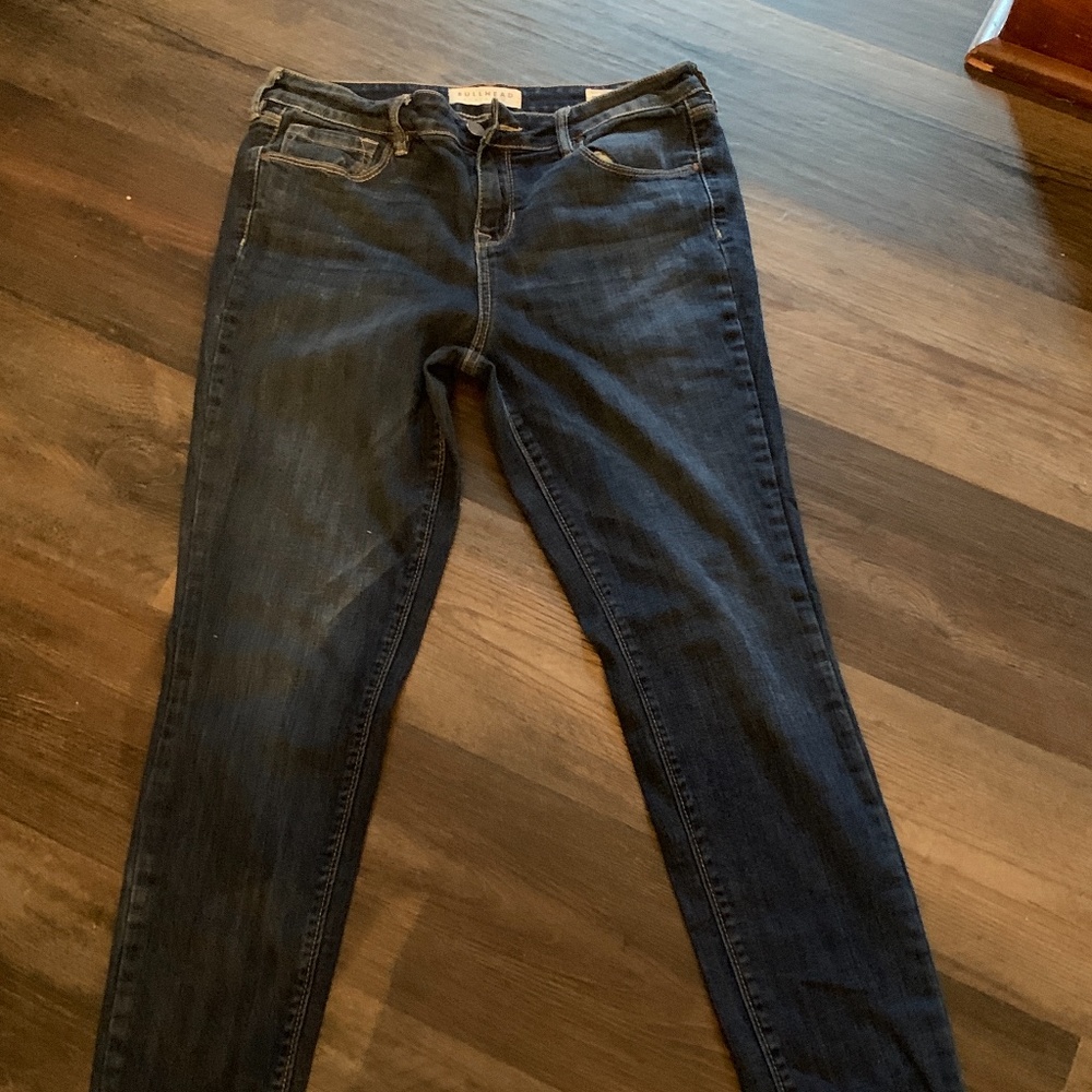 Bullhead denim co stretch skinny leg jeans. Worn a few times